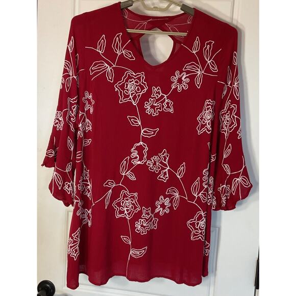 Davina Red Tunic White Embroidery Bell Sleeve Key Hole Back Loose Top 0X (10-12) - Picture 2 of 7